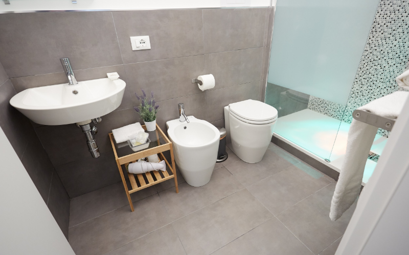 System.Collections.Generic.List`1[BluePillow.Application.SearchEngine.Dto.PhotoDto]?.ElementAt(1)?.Caption