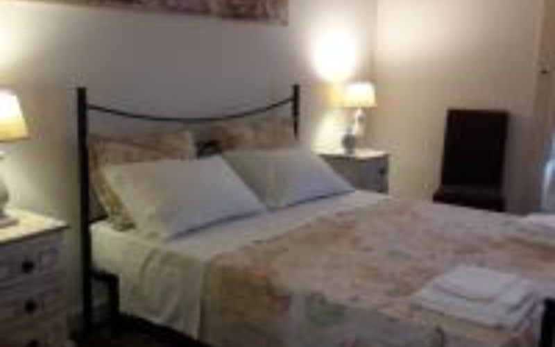 System.Collections.Generic.List`1[BluePillow.Application.SearchEngine.Dto.PhotoDto]?.ElementAt(0)?.Caption