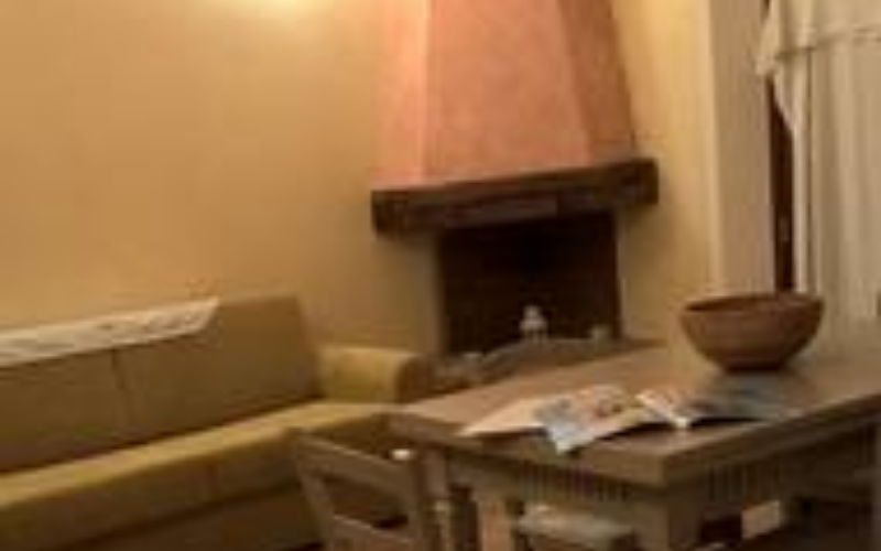 System.Collections.Generic.List`1[BluePillow.Application.SearchEngine.Dto.PhotoDto]?.ElementAt(3)?.Caption