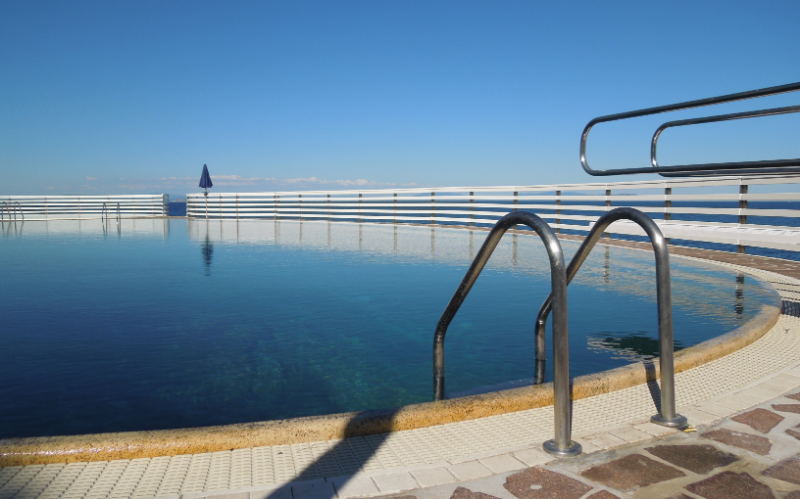 System.Collections.Generic.List`1[BluePillow.Application.SearchEngine.Dto.PhotoDto]?.ElementAt(3)?.Caption