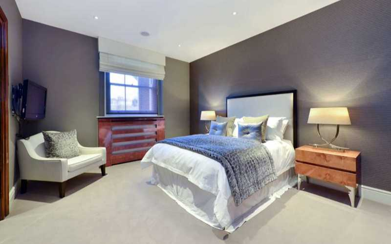 System.Collections.Generic.List`1[BluePillow.Application.SearchEngine.Dto.PhotoDto]?.ElementAt(3)?.Caption