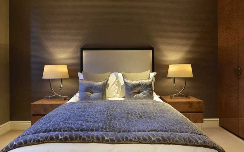 System.Collections.Generic.List`1[BluePillow.Application.SearchEngine.Dto.PhotoDto]?.ElementAt(1)?.Caption