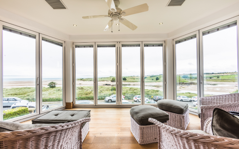 System.Collections.Generic.List`1[BluePillow.Application.SearchEngine.Dto.PhotoDto]?.ElementAt(1)?.Caption