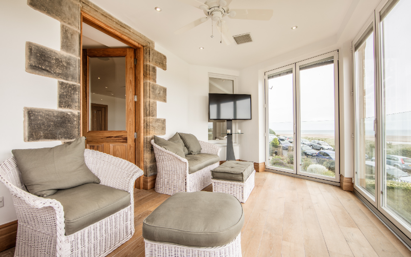 System.Collections.Generic.List`1[BluePillow.Application.SearchEngine.Dto.PhotoDto]?.ElementAt(2)?.Caption