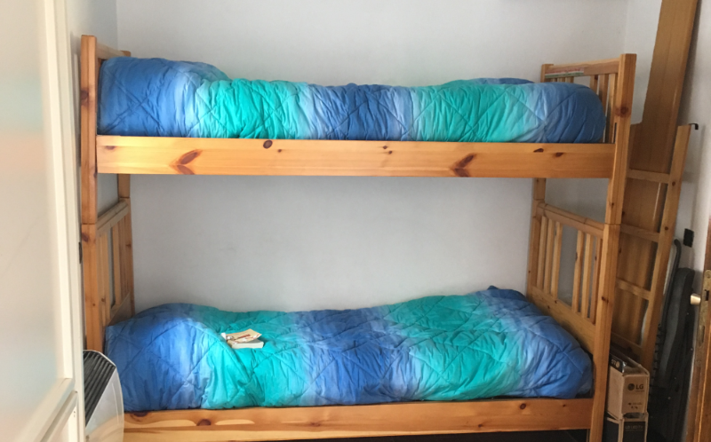 System.Collections.Generic.List`1[BluePillow.Application.SearchEngine.Dto.PhotoDto]?.ElementAt(2)?.Caption