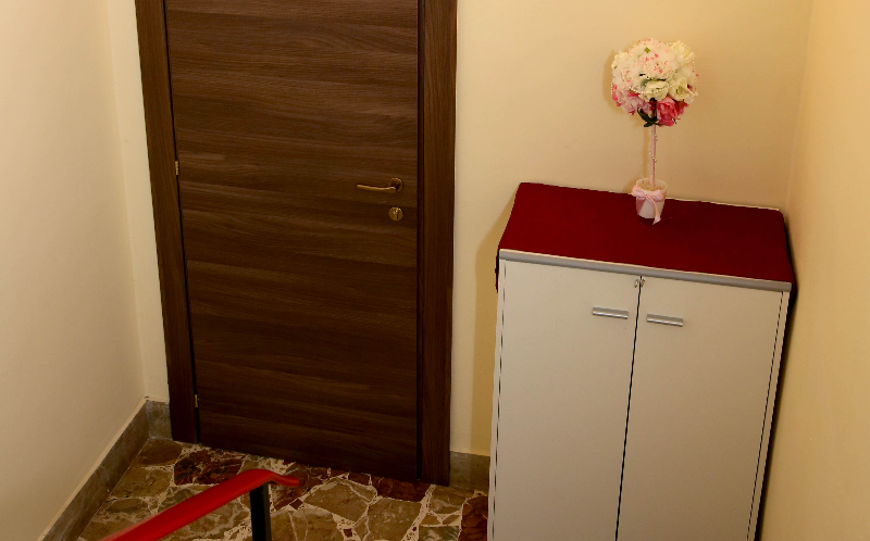 System.Collections.Generic.List`1[BluePillow.Application.SearchEngine.Dto.PhotoDto]?.ElementAt(1)?.Caption