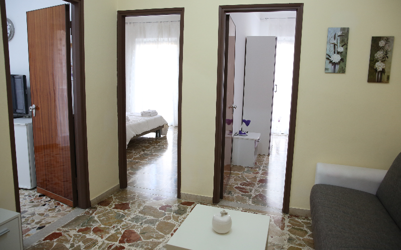 System.Collections.Generic.List`1[BluePillow.Application.SearchEngine.Dto.PhotoDto]?.ElementAt(2)?.Caption