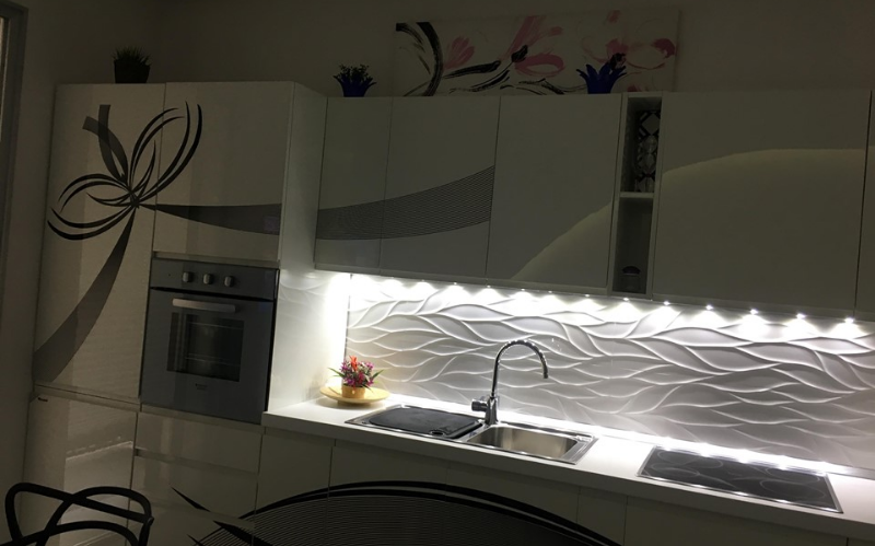 System.Collections.Generic.List`1[BluePillow.Application.SearchEngine.Dto.PhotoDto]?.ElementAt(2)?.Caption