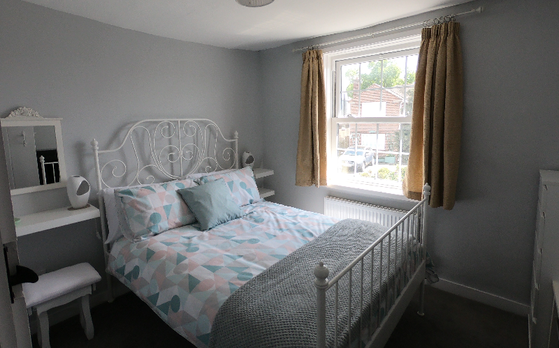 System.Collections.Generic.List`1[BluePillow.Application.SearchEngine.Dto.PhotoDto]?.ElementAt(2)?.Caption