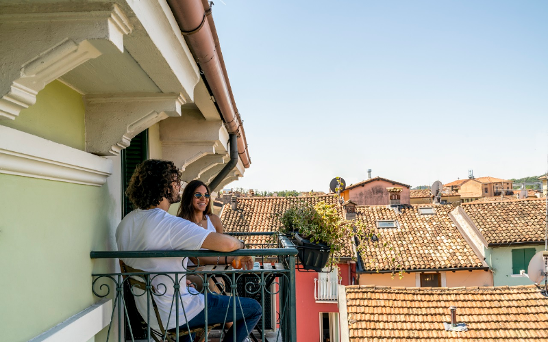 System.Collections.Generic.List`1[BluePillow.Application.SearchEngine.Dto.PhotoDto]?.ElementAt(2)?.Caption