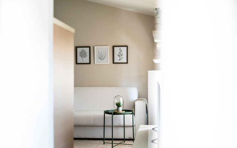 System.Collections.Generic.List`1[BluePillow.Application.SearchEngine.Dto.PhotoDto]?.ElementAt(2)?.Caption