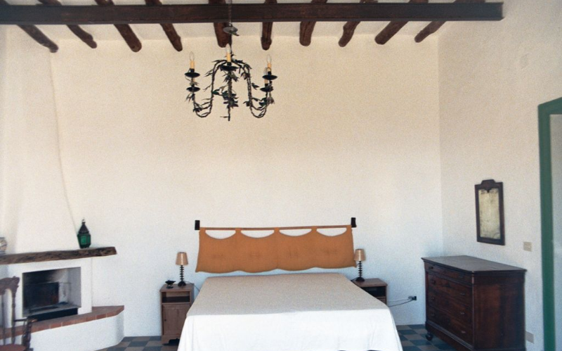 System.Collections.Generic.List`1[BluePillow.Application.SearchEngine.Dto.PhotoDto]?.ElementAt(2)?.Caption