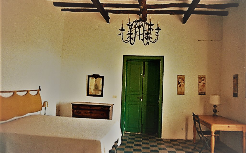 System.Collections.Generic.List`1[BluePillow.Application.SearchEngine.Dto.PhotoDto]?.ElementAt(3)?.Caption