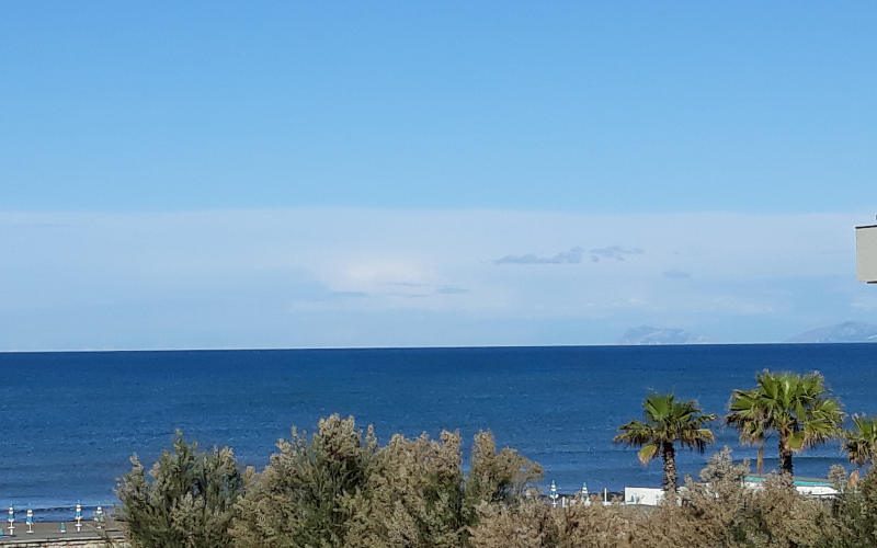 System.Collections.Generic.List`1[BluePillow.Application.SearchEngine.Dto.PhotoDto]?.ElementAt(3)?.Caption