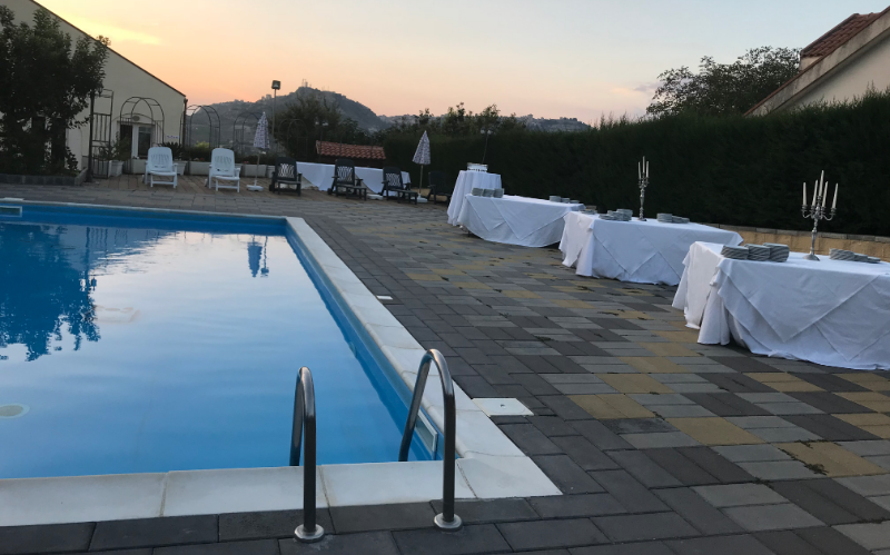 System.Collections.Generic.List`1[BluePillow.Application.SearchEngine.Dto.PhotoDto]?.ElementAt(1)?.Caption