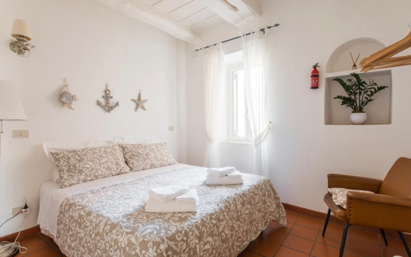 System.Collections.Generic.List`1[BluePillow.Application.SearchEngine.Dto.PhotoDto]?.ElementAt(0)?.Caption