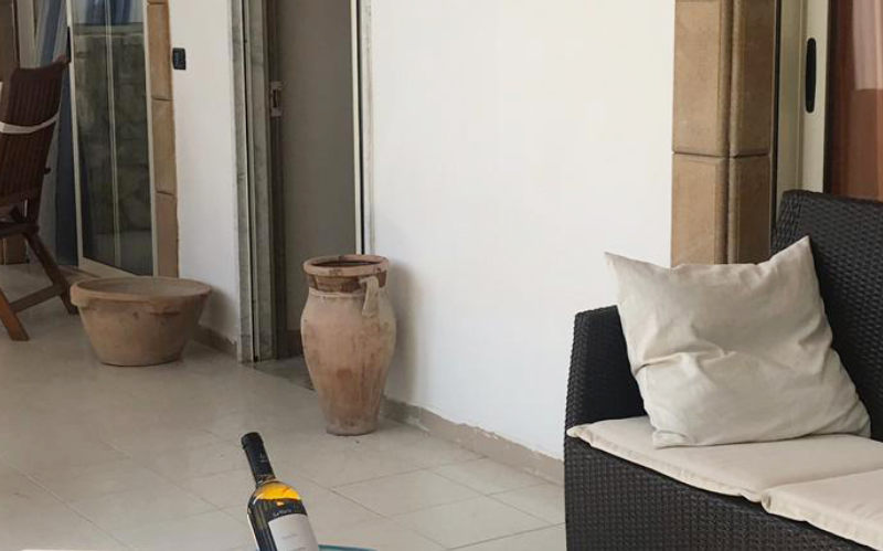 System.Collections.Generic.List`1[BluePillow.Application.SearchEngine.Dto.PhotoDto]?.ElementAt(3)?.Caption