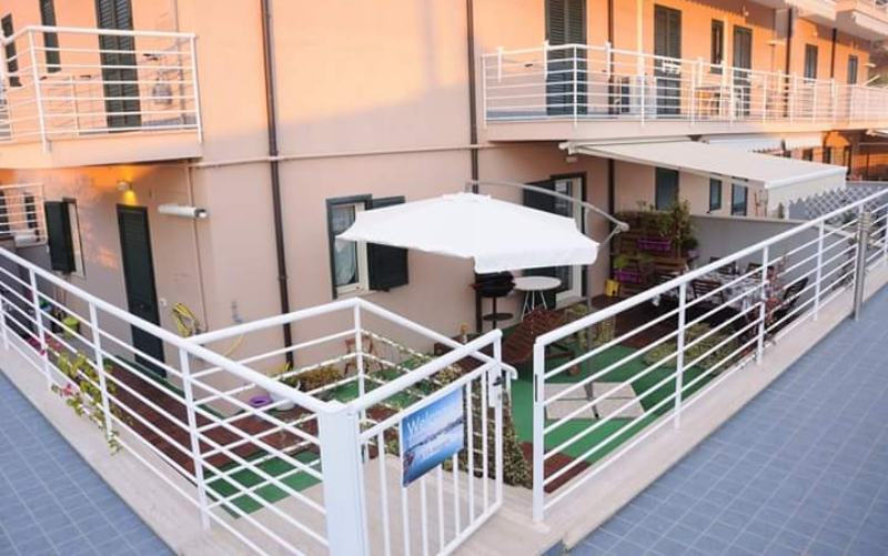 System.Collections.Generic.List`1[BluePillow.Application.SearchEngine.Dto.PhotoDto]?.ElementAt(1)?.Caption