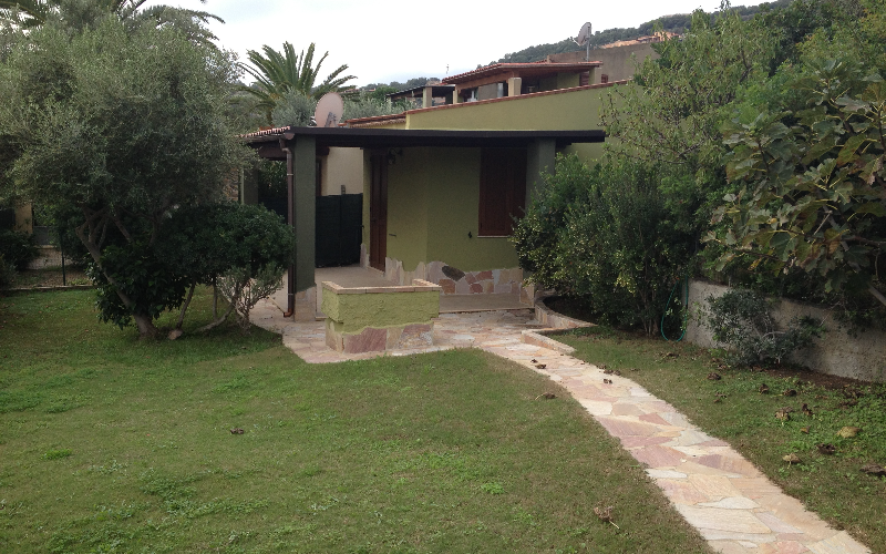 System.Collections.Generic.List`1[BluePillow.Application.SearchEngine.Dto.PhotoDto]?.ElementAt(2)?.Caption