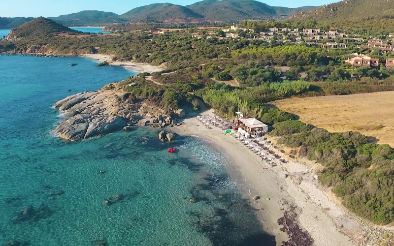 System.Collections.Generic.List`1[BluePillow.Application.SearchEngine.Dto.PhotoDto]?.ElementAt(0)?.Caption