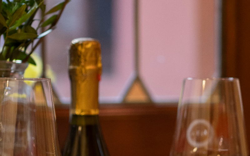 System.Collections.Generic.List`1[BluePillow.Application.SearchEngine.Dto.PhotoDto]?.ElementAt(1)?.Caption