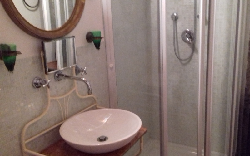 System.Collections.Generic.List`1[BluePillow.Application.SearchEngine.Dto.PhotoDto]?.ElementAt(2)?.Caption