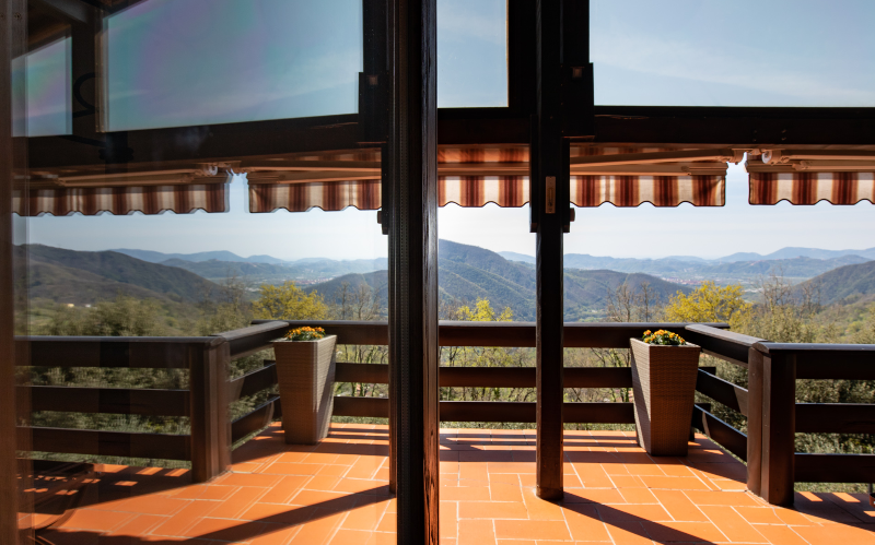 System.Collections.Generic.List`1[BluePillow.Application.SearchEngine.Dto.PhotoDto]?.ElementAt(3)?.Caption