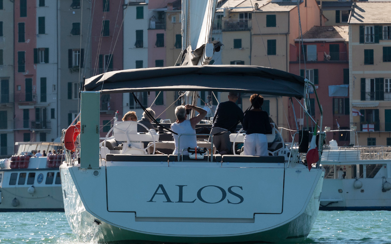 System.Collections.Generic.List`1[BluePillow.Application.SearchEngine.Dto.PhotoDto]?.ElementAt(2)?.Caption