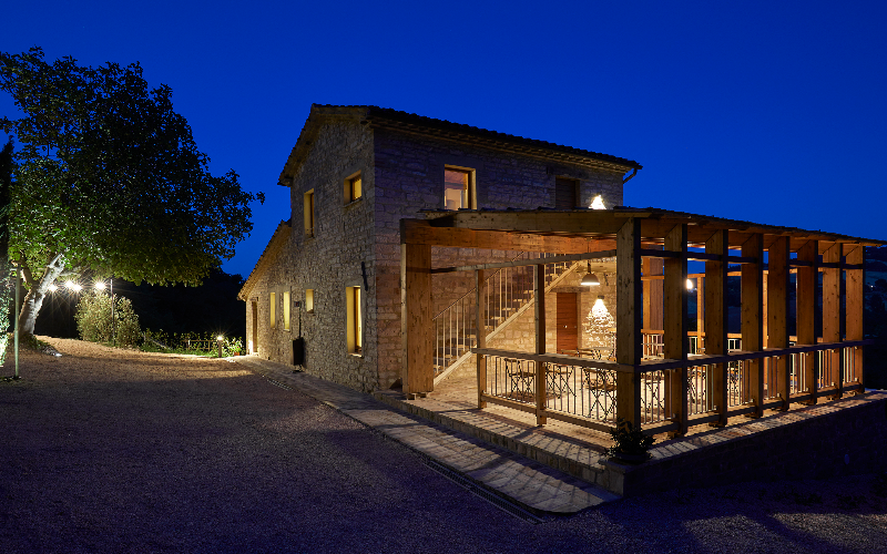 System.Collections.Generic.List`1[BluePillow.Application.SearchEngine.Dto.PhotoDto]?.ElementAt(2)?.Caption