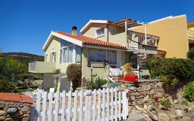 System.Collections.Generic.List`1[BluePillow.Application.SearchEngine.Dto.PhotoDto]?.ElementAt(0)?.Caption