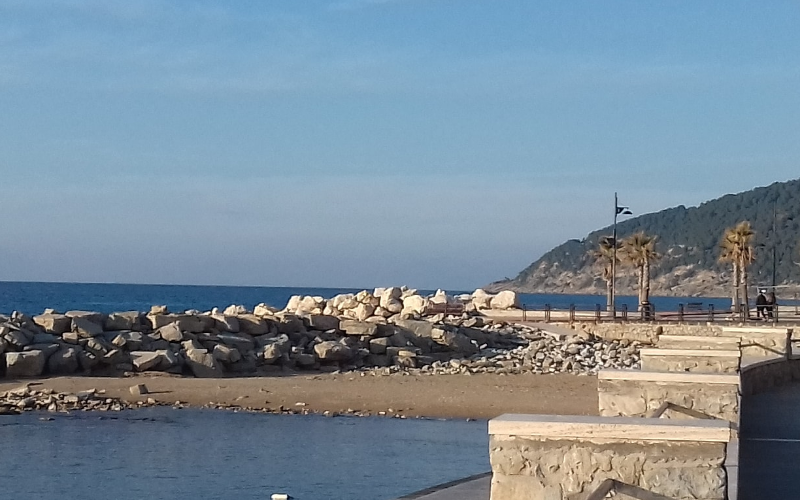 System.Collections.Generic.List`1[BluePillow.Application.SearchEngine.Dto.PhotoDto]?.ElementAt(3)?.Caption