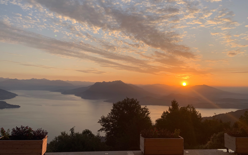 System.Collections.Generic.List`1[BluePillow.Application.SearchEngine.Dto.PhotoDto]?.ElementAt(2)?.Caption