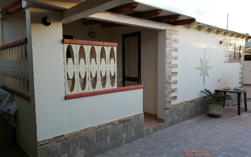 System.Collections.Generic.List`1[BluePillow.Application.SearchEngine.Dto.PhotoDto]?.ElementAt(0)?.Caption