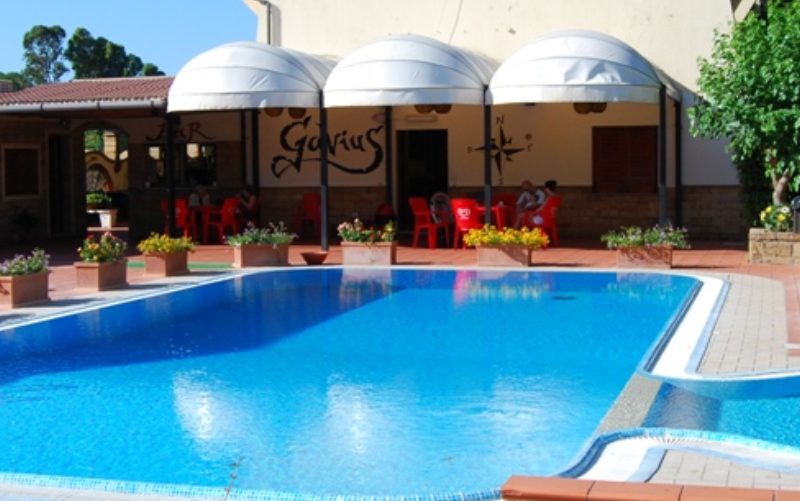 System.Collections.Generic.List`1[BluePillow.Application.SearchEngine.Dto.PhotoDto]?.ElementAt(0)?.Caption