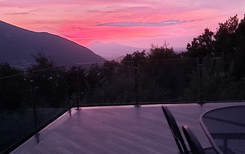 System.Collections.Generic.List`1[BluePillow.Application.SearchEngine.Dto.PhotoDto]?.ElementAt(1)?.Caption