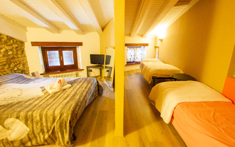 System.Collections.Generic.List`1[BluePillow.Application.SearchEngine.Dto.PhotoDto]?.ElementAt(3)?.Caption