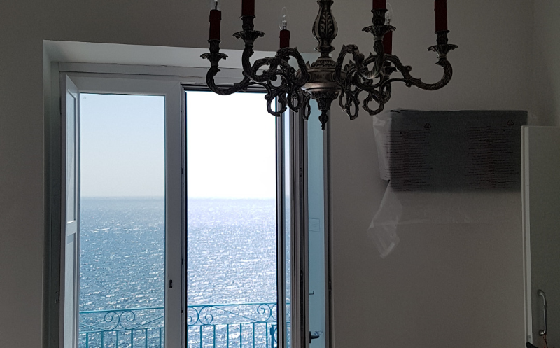 System.Collections.Generic.List`1[BluePillow.Application.SearchEngine.Dto.PhotoDto]?.ElementAt(3)?.Caption