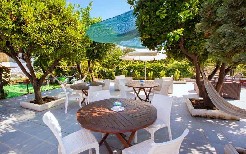 System.Collections.Generic.List`1[BluePillow.Application.SearchEngine.Dto.PhotoDto]?.ElementAt(3)?.Caption