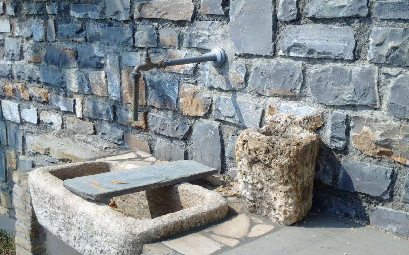 System.Collections.Generic.List`1[BluePillow.Application.SearchEngine.Dto.PhotoDto]?.ElementAt(3)?.Caption