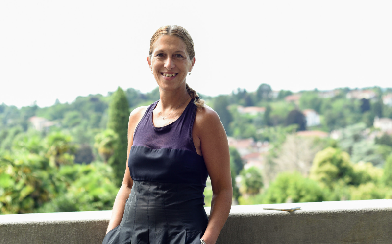 System.Collections.Generic.List`1[BluePillow.Application.SearchEngine.Dto.PhotoDto]?.ElementAt(3)?.Caption