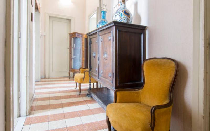 System.Collections.Generic.List`1[BluePillow.Application.SearchEngine.Dto.PhotoDto]?.ElementAt(1)?.Caption