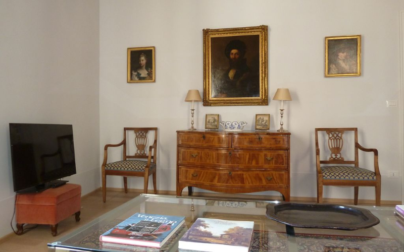 System.Collections.Generic.List`1[BluePillow.Application.SearchEngine.Dto.PhotoDto]?.ElementAt(0)?.Caption