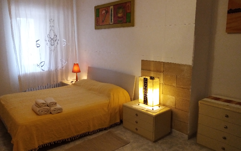 System.Collections.Generic.List`1[BluePillow.Application.SearchEngine.Dto.PhotoDto]?.ElementAt(2)?.Caption