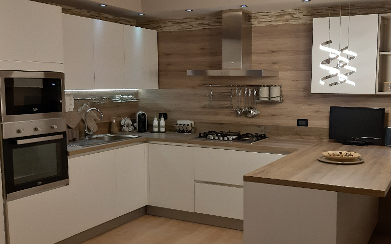 System.Collections.Generic.List`1[BluePillow.Application.SearchEngine.Dto.PhotoDto]?.ElementAt(0)?.Caption