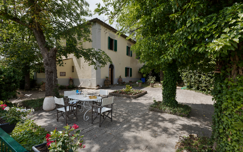 System.Collections.Generic.List`1[BluePillow.Application.SearchEngine.Dto.PhotoDto]?.ElementAt(0)?.Caption