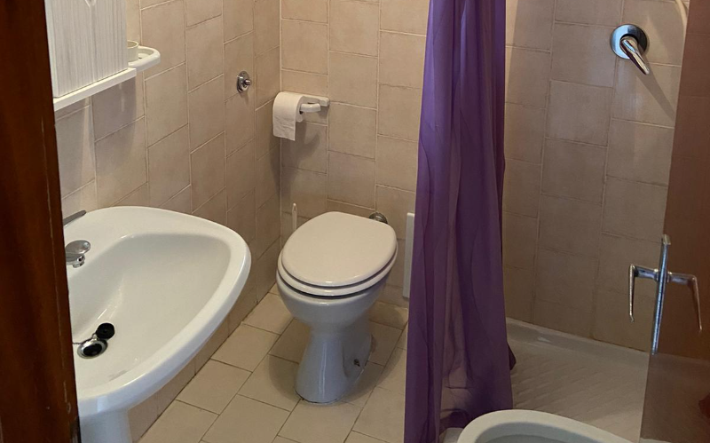 System.Collections.Generic.List`1[BluePillow.Application.SearchEngine.Dto.PhotoDto]?.ElementAt(1)?.Caption