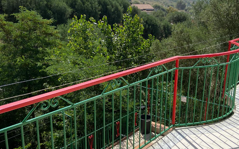 System.Collections.Generic.List`1[BluePillow.Application.SearchEngine.Dto.PhotoDto]?.ElementAt(0)?.Caption