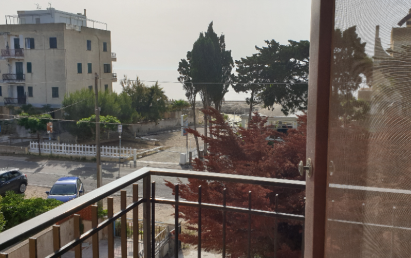 System.Collections.Generic.List`1[BluePillow.Application.SearchEngine.Dto.PhotoDto]?.ElementAt(1)?.Caption