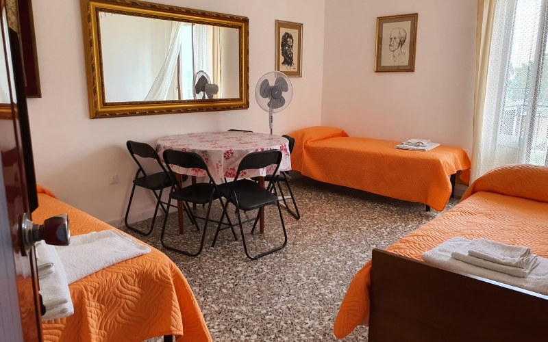 System.Collections.Generic.List`1[BluePillow.Application.SearchEngine.Dto.PhotoDto]?.ElementAt(3)?.Caption