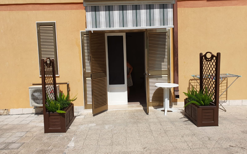 System.Collections.Generic.List`1[BluePillow.Application.SearchEngine.Dto.PhotoDto]?.ElementAt(1)?.Caption